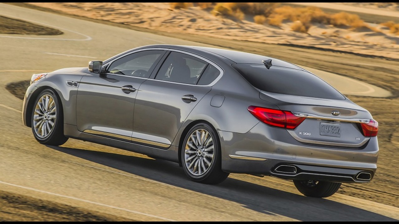 Kia Quoris chega ao Brasil por R$ 249,9 mil; A6, Classe E e Série 5 são os rivais