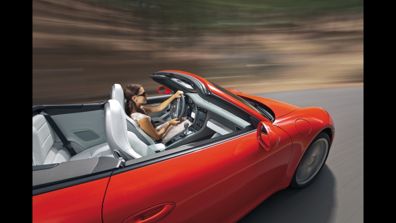 Porsche revela primeiros detalhes do Novo 911 Carrera Cabriolet