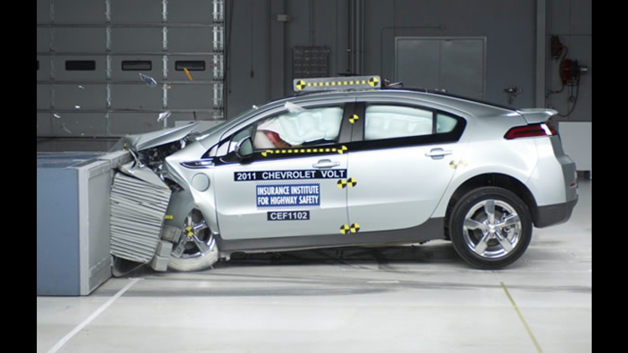 Nota máxima para Nissan Leaf e Chevrolet Volt em testes de colisão nos EUA