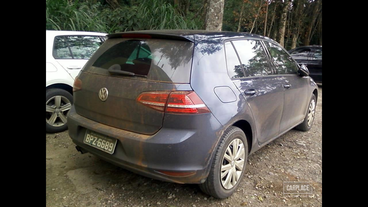 Flagra: novos Golf VII e Audi A3 nas cercanias da fábrica da VW