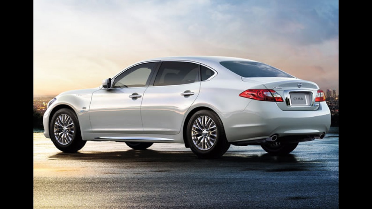 Nissan revela novo Cima para o mercado japonês