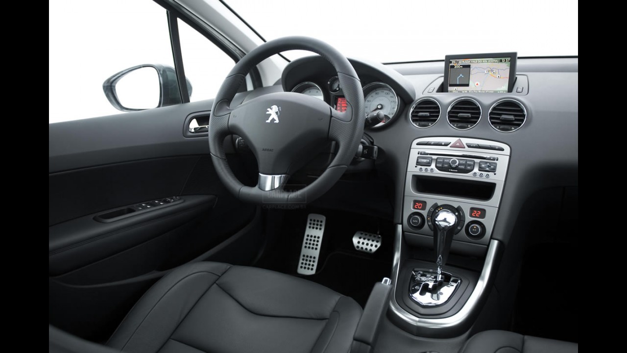 Peugeot 308 Feline THP (Turbo) chega ao Brasil - Preço será revelado no Salão do Automóvel