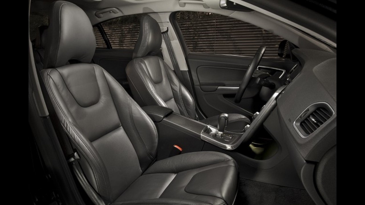 Volvo S60 ganha versões T4 e T5 no Brasil - Preços começam em R$ 102.900