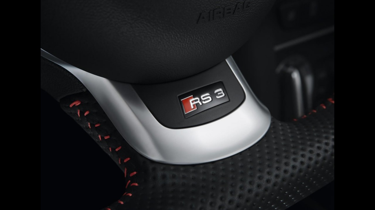 Novo Audi RS3 chega ao Brasil por R$ 298 mil - Modelo acelera de 0 a 100km/h em 4,6 s