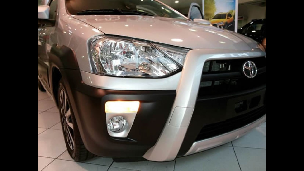 Toyota lança Etios Cross: hatch com visual aventureiro custa R$ 45.690