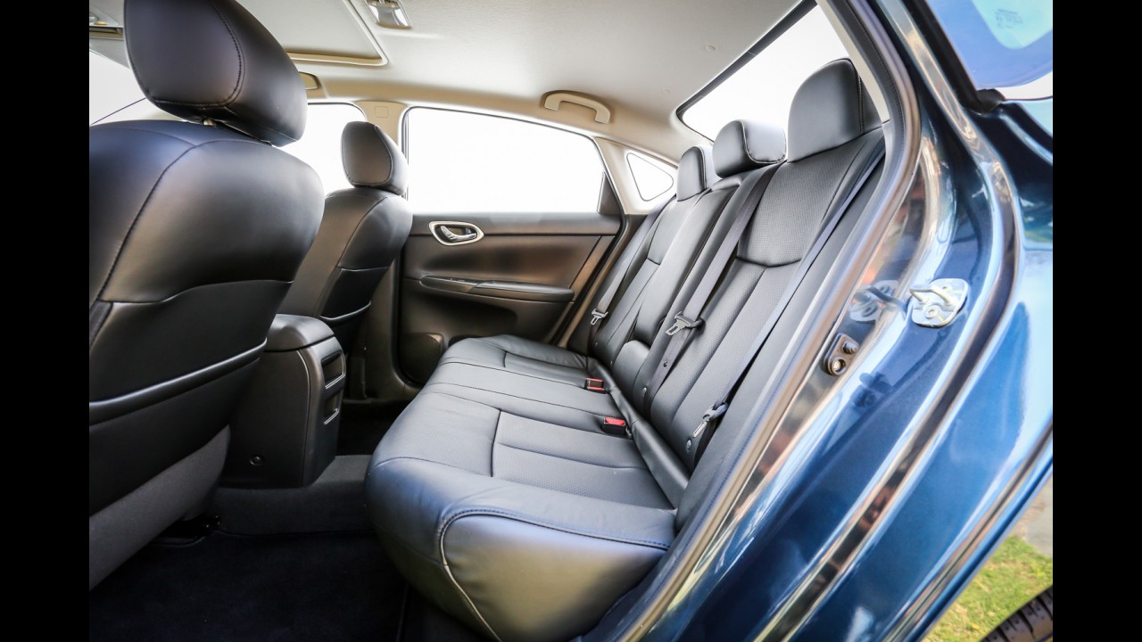 Teste CARPLACE: os novos Focus e Sentra encaram Civic e C4 Lounge