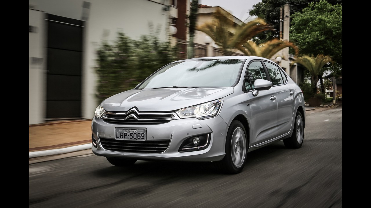 Teste CARPLACE: os novos Focus e Sentra encaram Civic e C4 Lounge