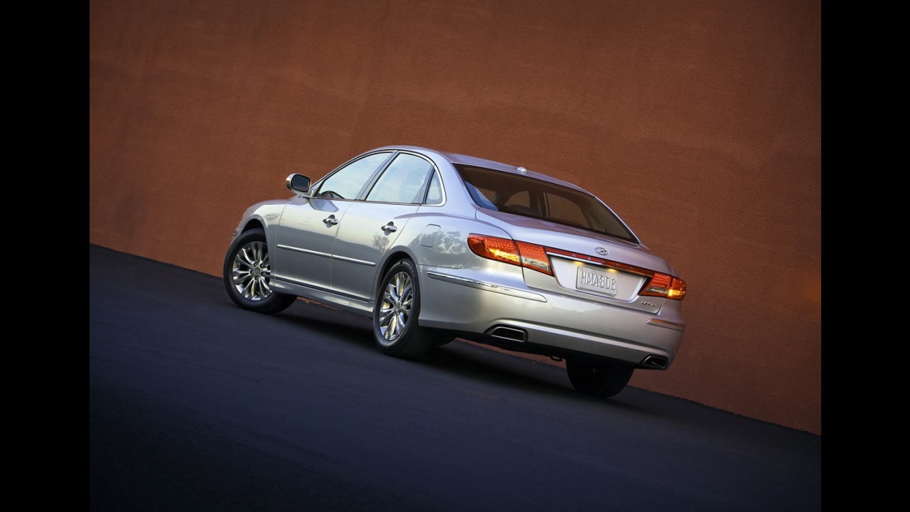 Hyundai Azera 2011 - Com retoque no visual e motor sai por R$ 90 mil