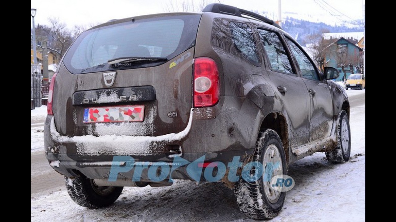 Flagra: Dacia Duster é fotografado na Romênia com novo visual interno