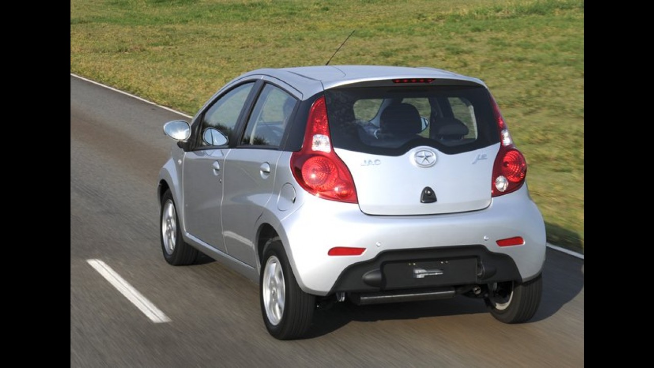 Salão do Automóvel: JAC J2 é a proposta de carro urbano com agilidade