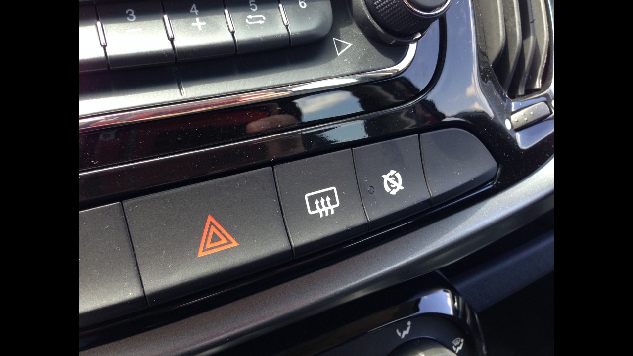 Garagem CARPLACE #4: Uno 1.4 tem start-stop de primeiro mundo, mas anda como 1.0