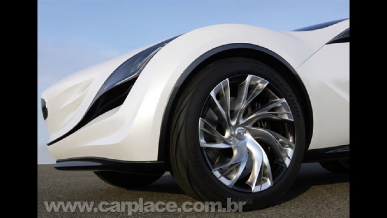 Mazda divulga mais imagens e detalhes do futurístico Kazamai Concept
