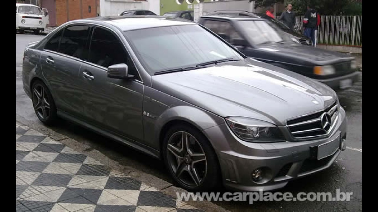 Rodando por aí: Mercedes-Benz C63 AMG com motor V8 de 463 cavalos de potência em SP