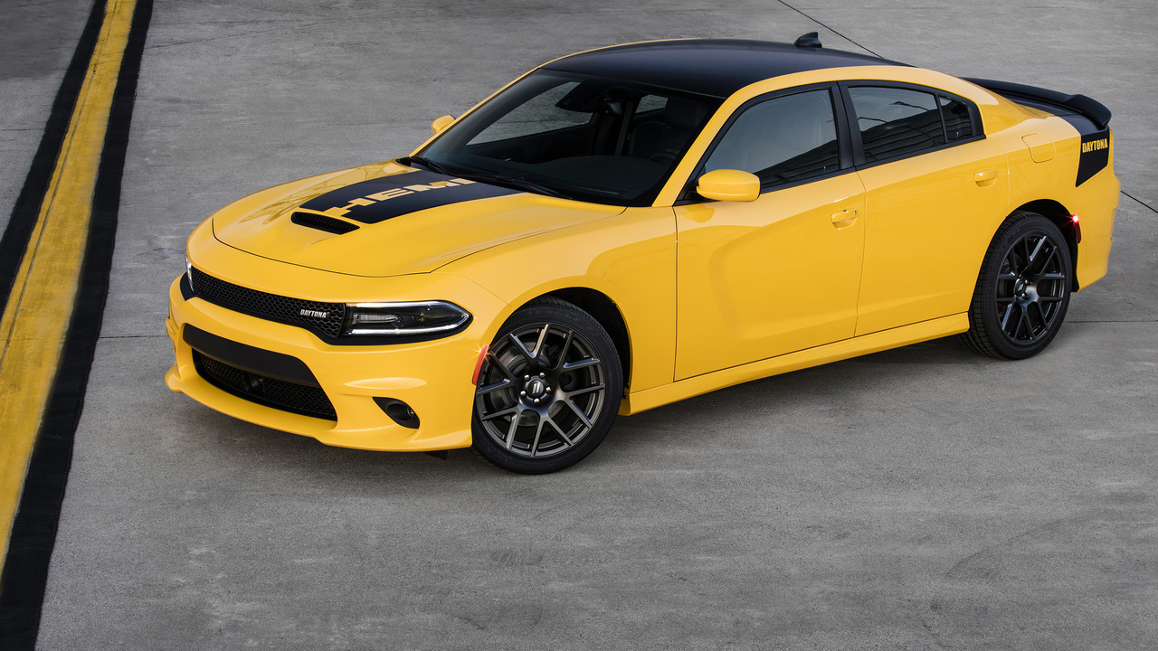 2017 Dodge Challenger T/A ve Charger Daytona