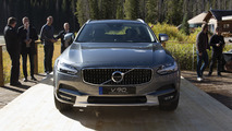 2017 Volvo V90 Cross Country