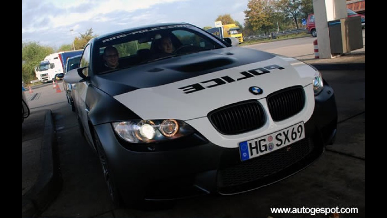 BMW M3 e Audi S3 "vestidos" como carros de polícia são flagrados próximos de Nürburgring