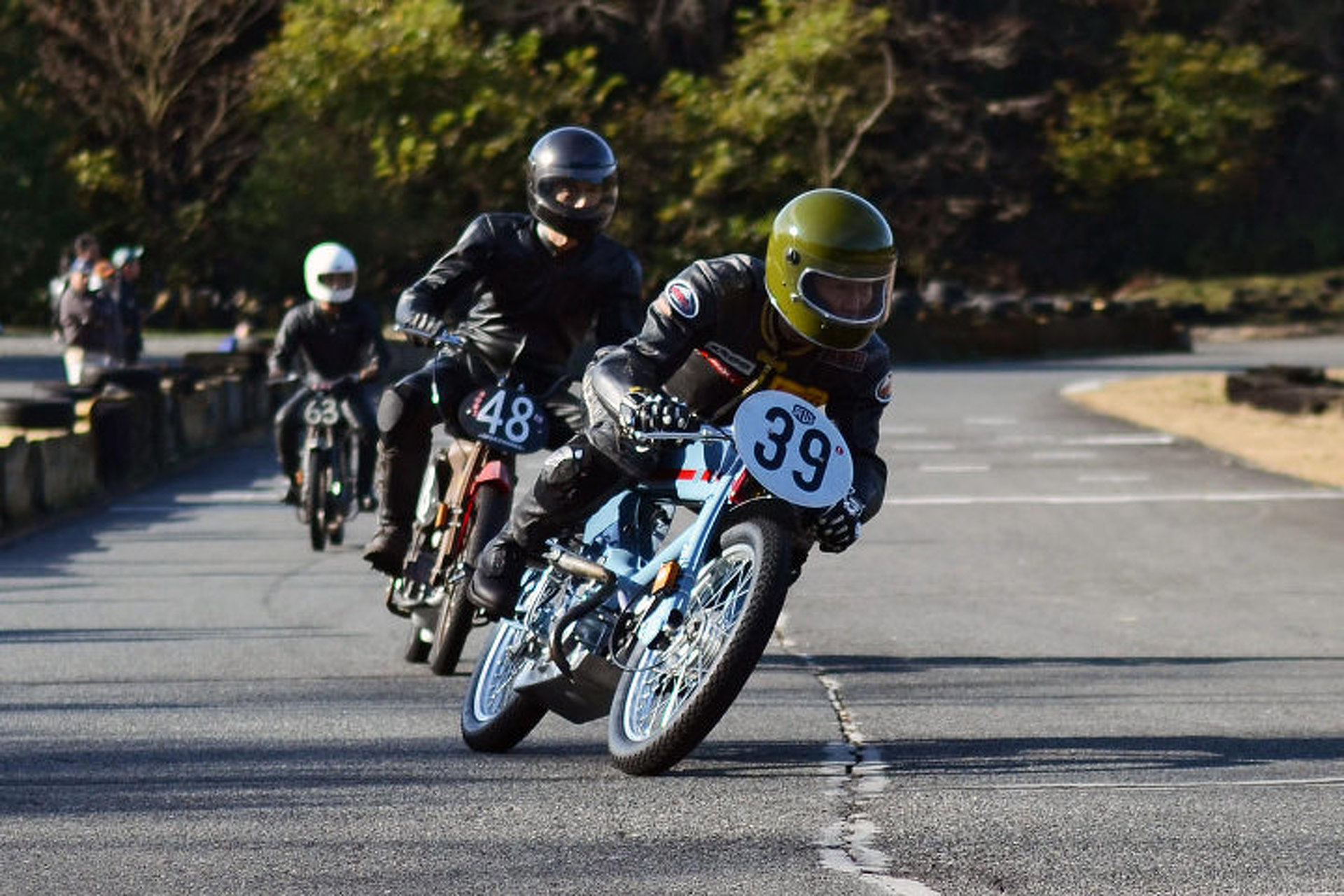 Japanese Tuner Turns Honda Super Cub into Vintage Racer