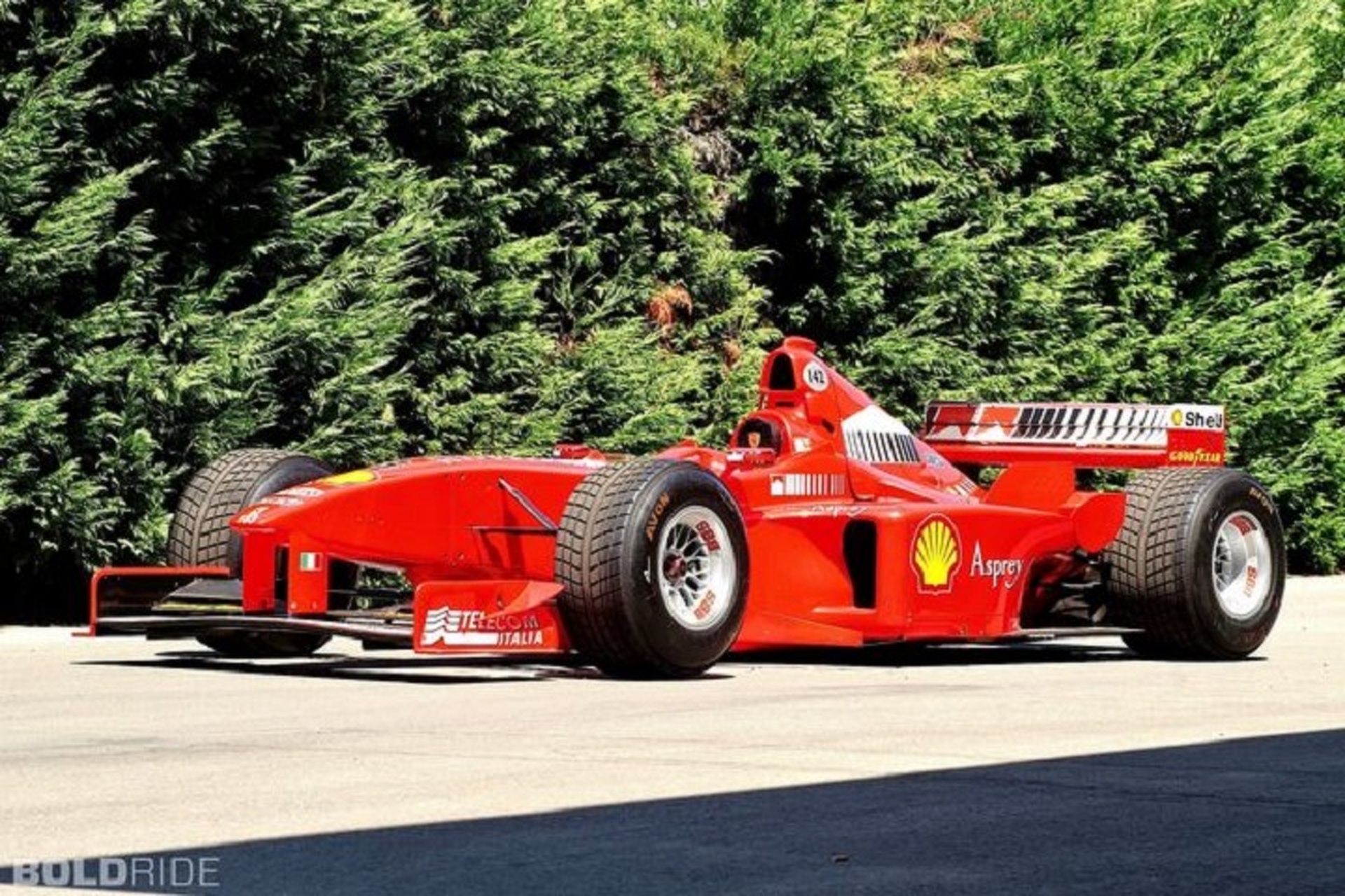 See How Much Ferrari Pays Sebastian Vettel