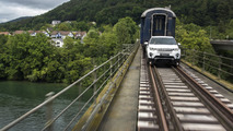 Land Rover Discovery Sport tows 100-ton train