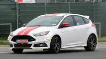 Ford Focus ST Plus spy photo