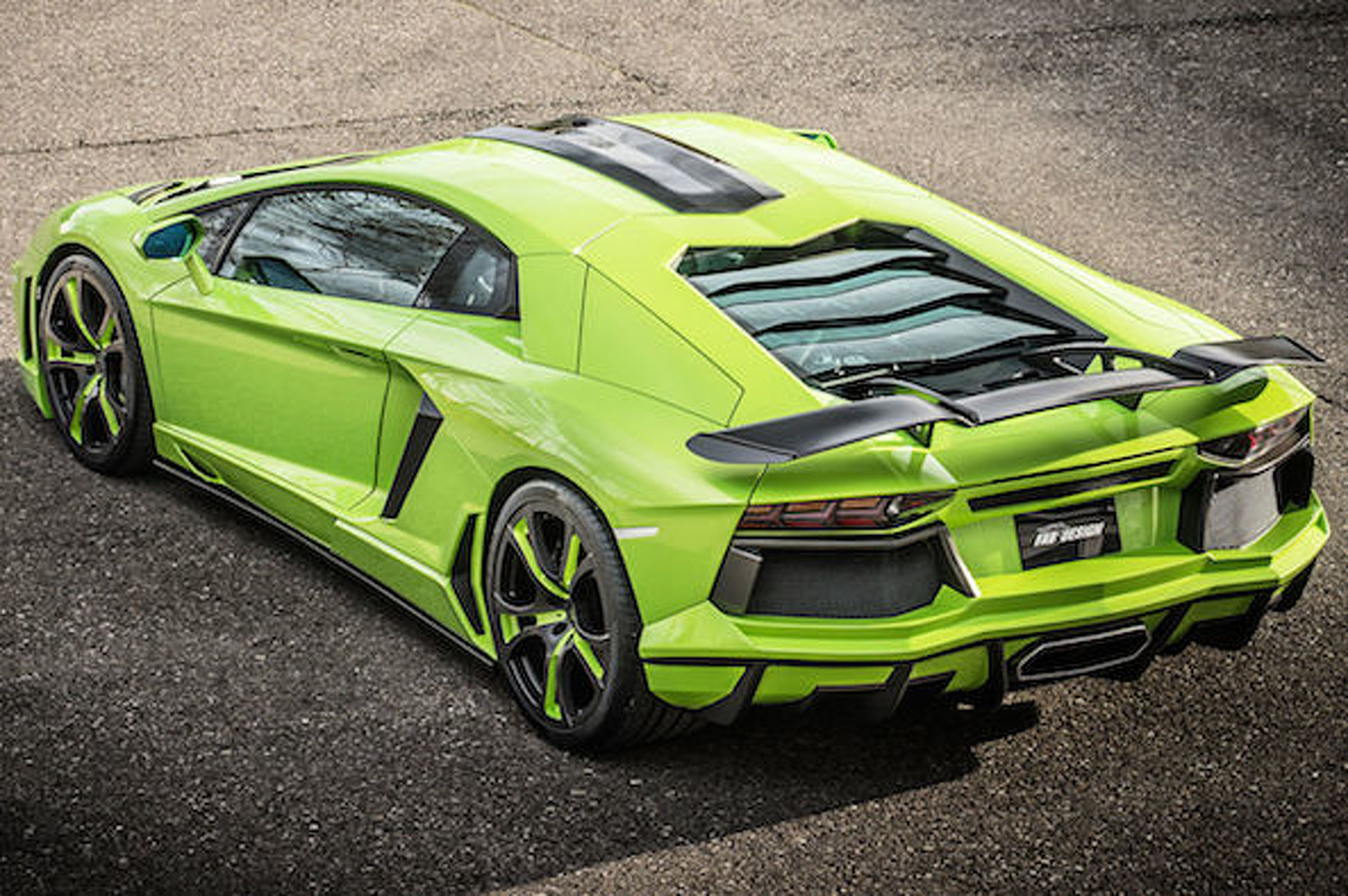 Fab Design Dolls Up the Lamborghini Aventador in Green