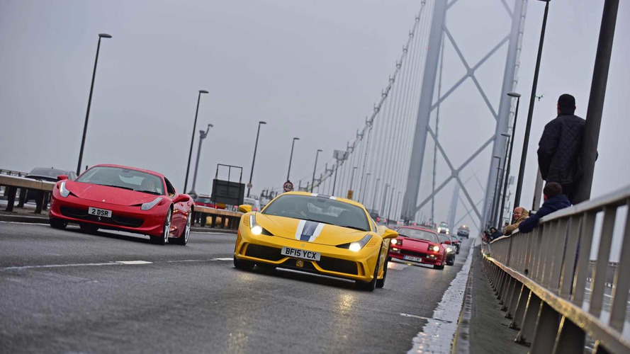Birleşik Krallık Ferrari Sahipleri Kulübü geçit töreni