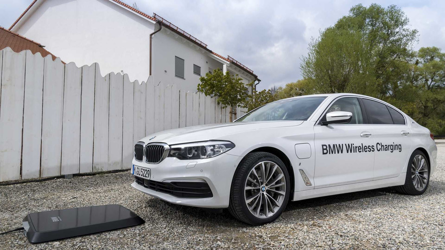 BMW 530e iPerformance – wireless charging