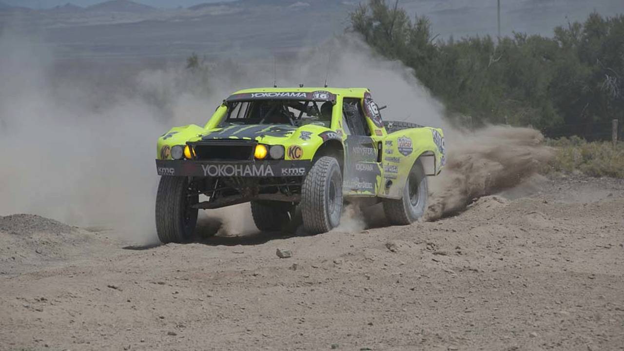 Cameron Steele, known for his involvement in all forms of motorsports, would drive his way through the field to a top-10 overall at this race.