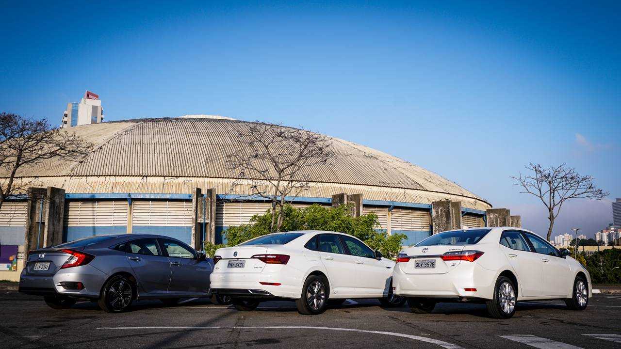 Comparativo: VW Jetta x Honda Civic x Toyota Corolla