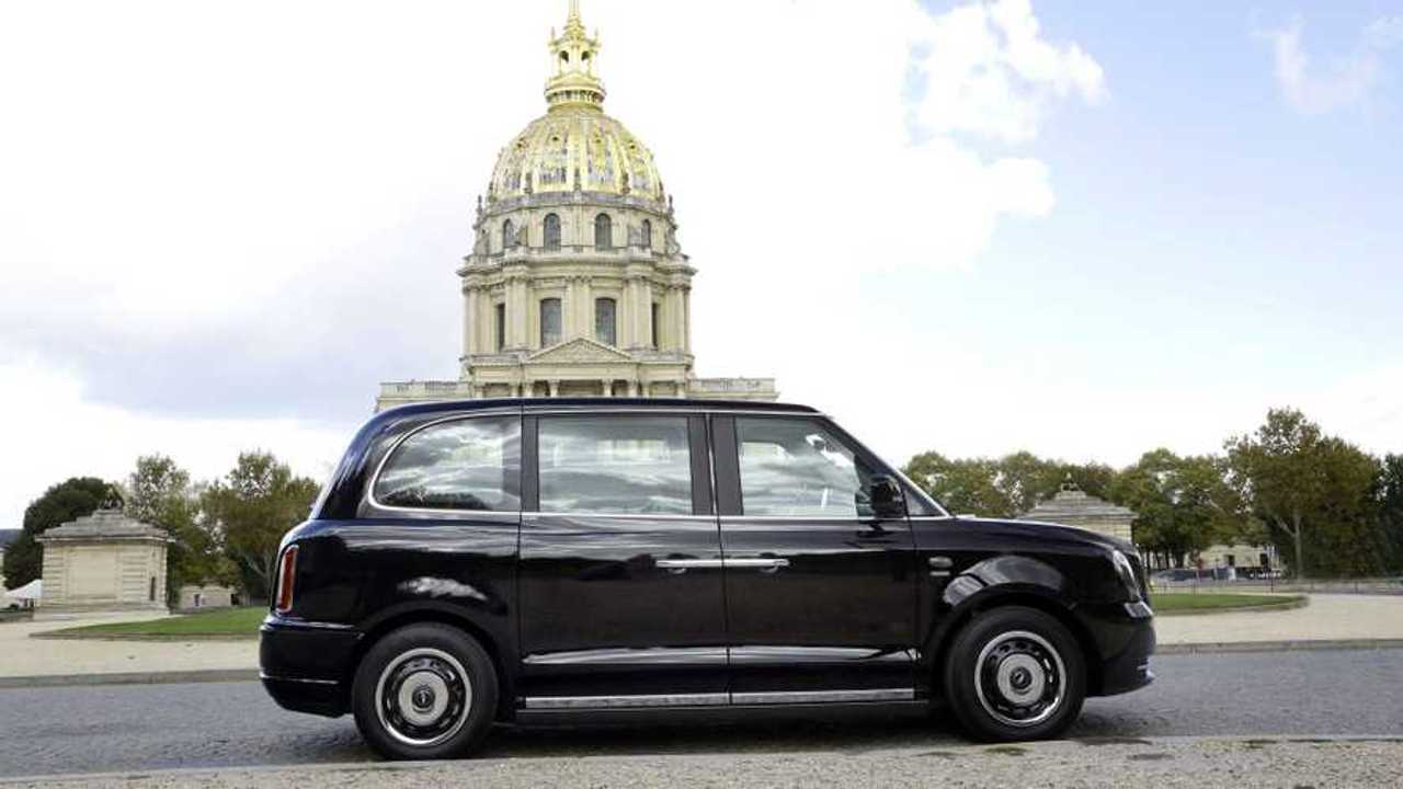 London Taxi LEVC TX eCity in Paris
