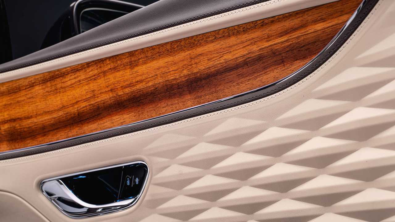 Bentley Flying Spur Hybrid, ecco l'esclusiva Odyssean Edition