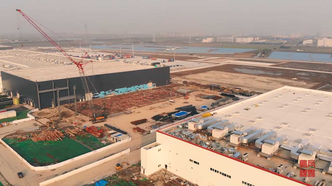 Tesla Gigafactory 3 (Source: 乌瓦)