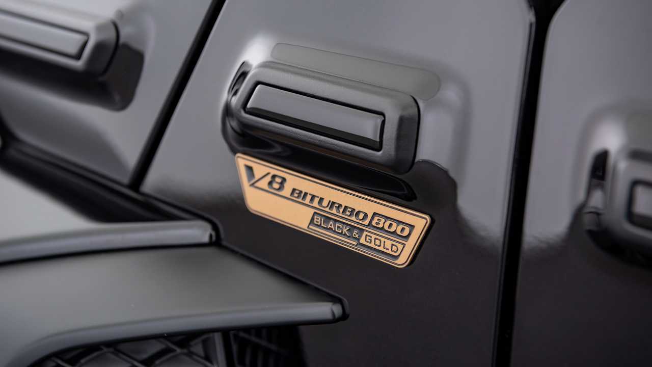 BRABUS 800 Black & Gold Edition