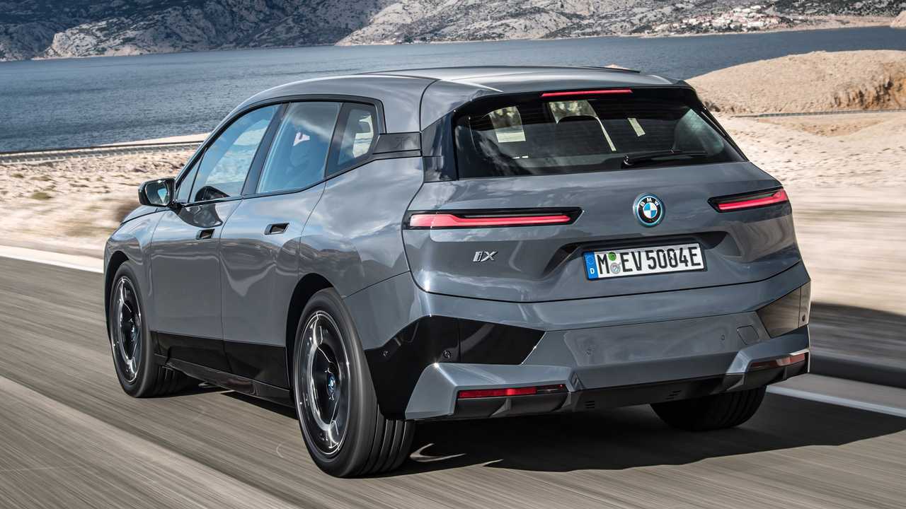 BMW iX XDrive50 (2021)