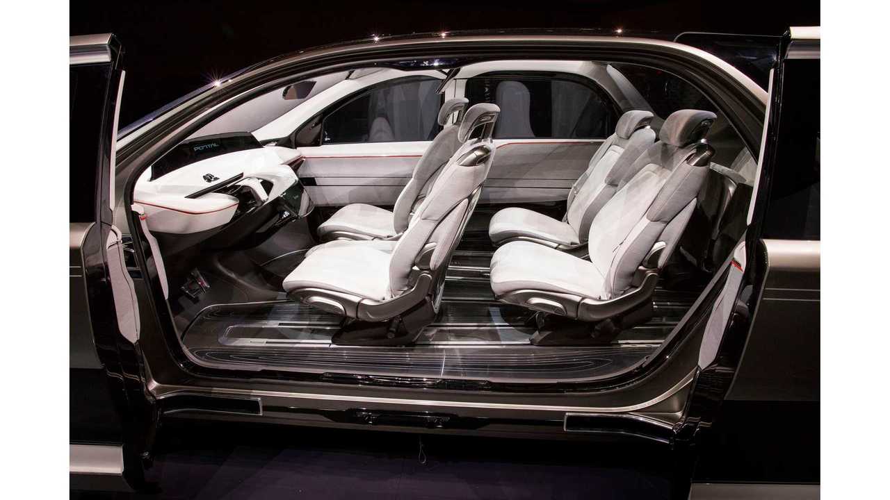 Las Vegas – January 3, 2017 – Fiat Chrysler Automobiles unveiled the Chrysler Portal Concept at CES 2017 today. Designed to grow with millennials through their life stages, the Chrysler Portal Concept is electric powered, seats six and has a number of high-tech sensors that allows it to be classified as a semi-autonomous vehicle. For more information visit media.fcanorthamerica.com.