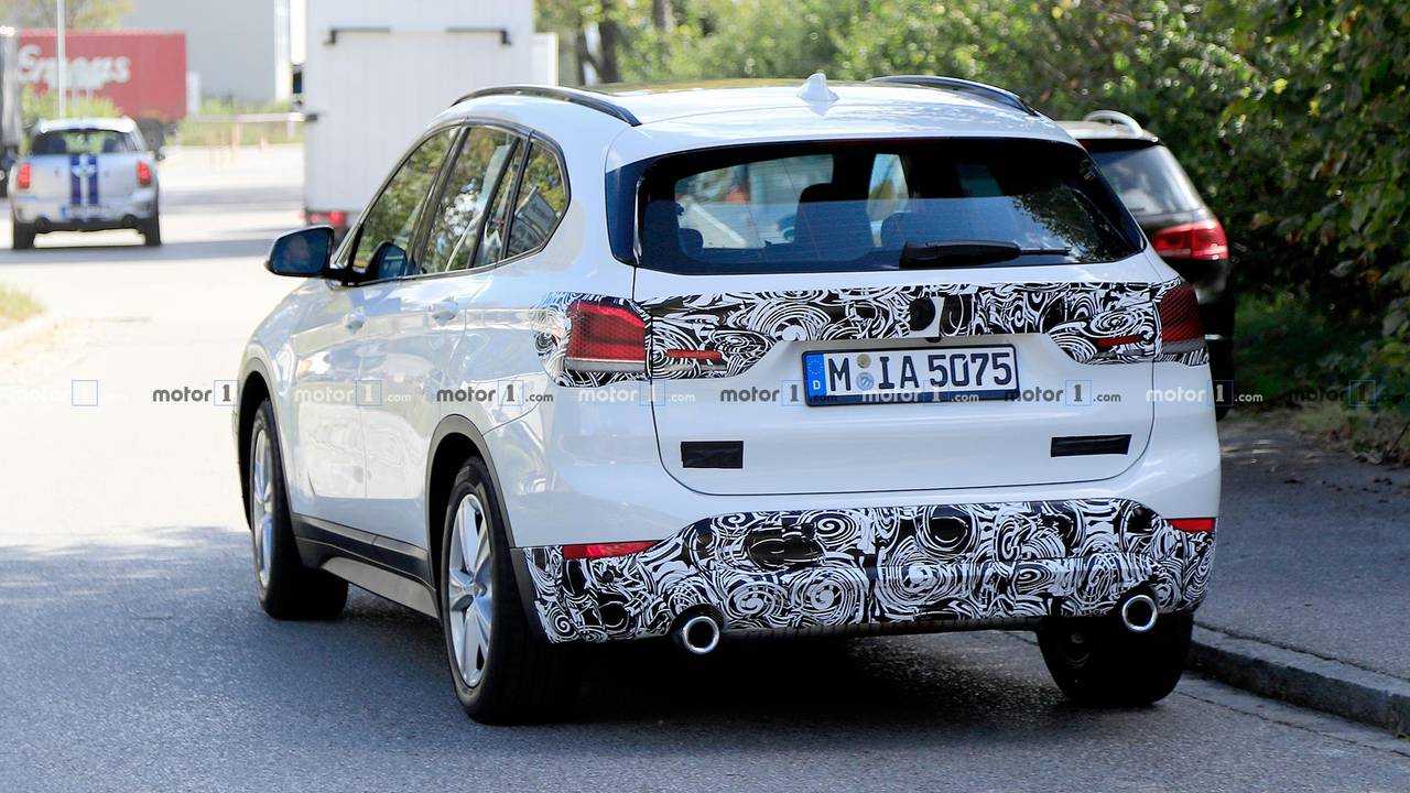 BMW X1 Refresh Spy Photos
