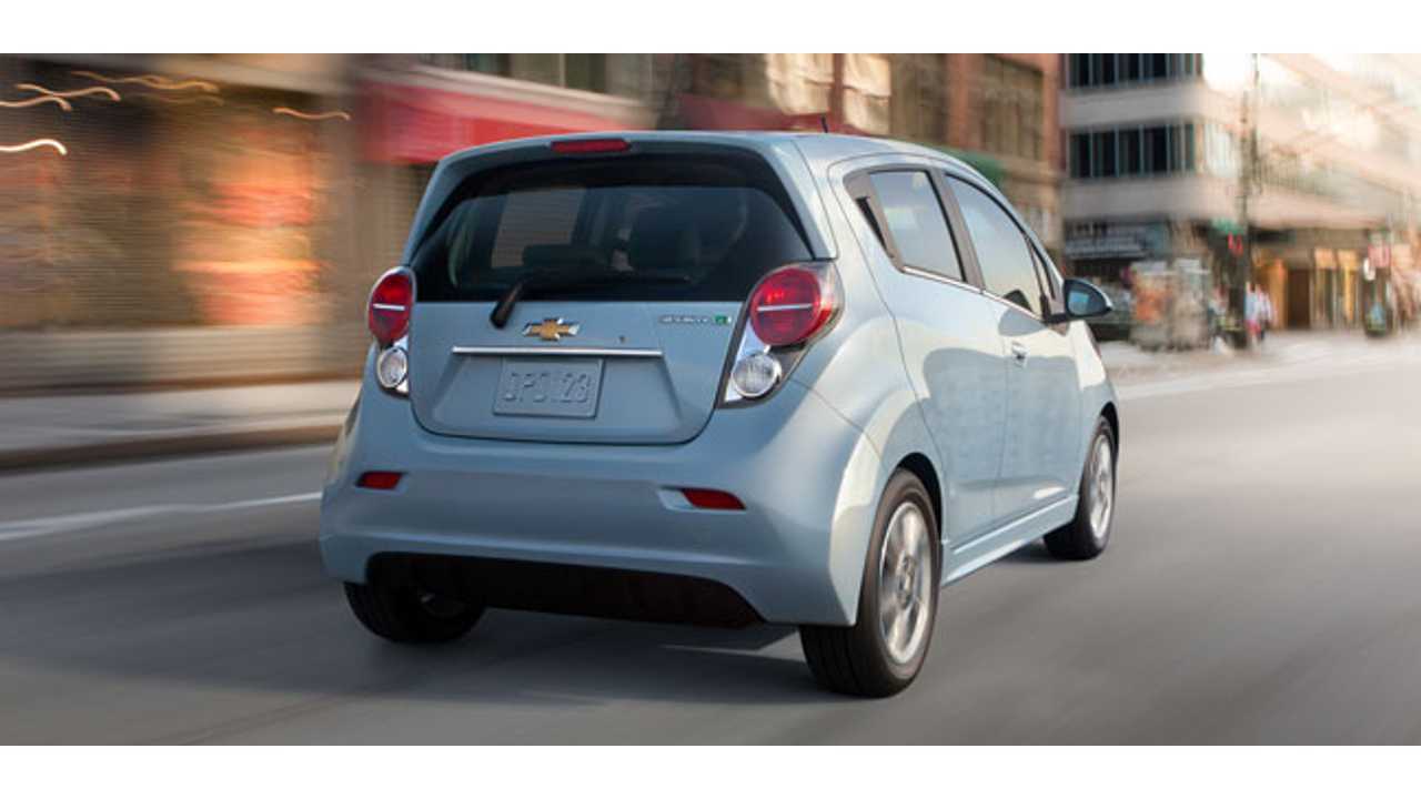 Plug In Subcompact Comparison Chevrolet Spark Ev Vs Fiat 500e Common Sight For Would Be Fiat 500e Racers