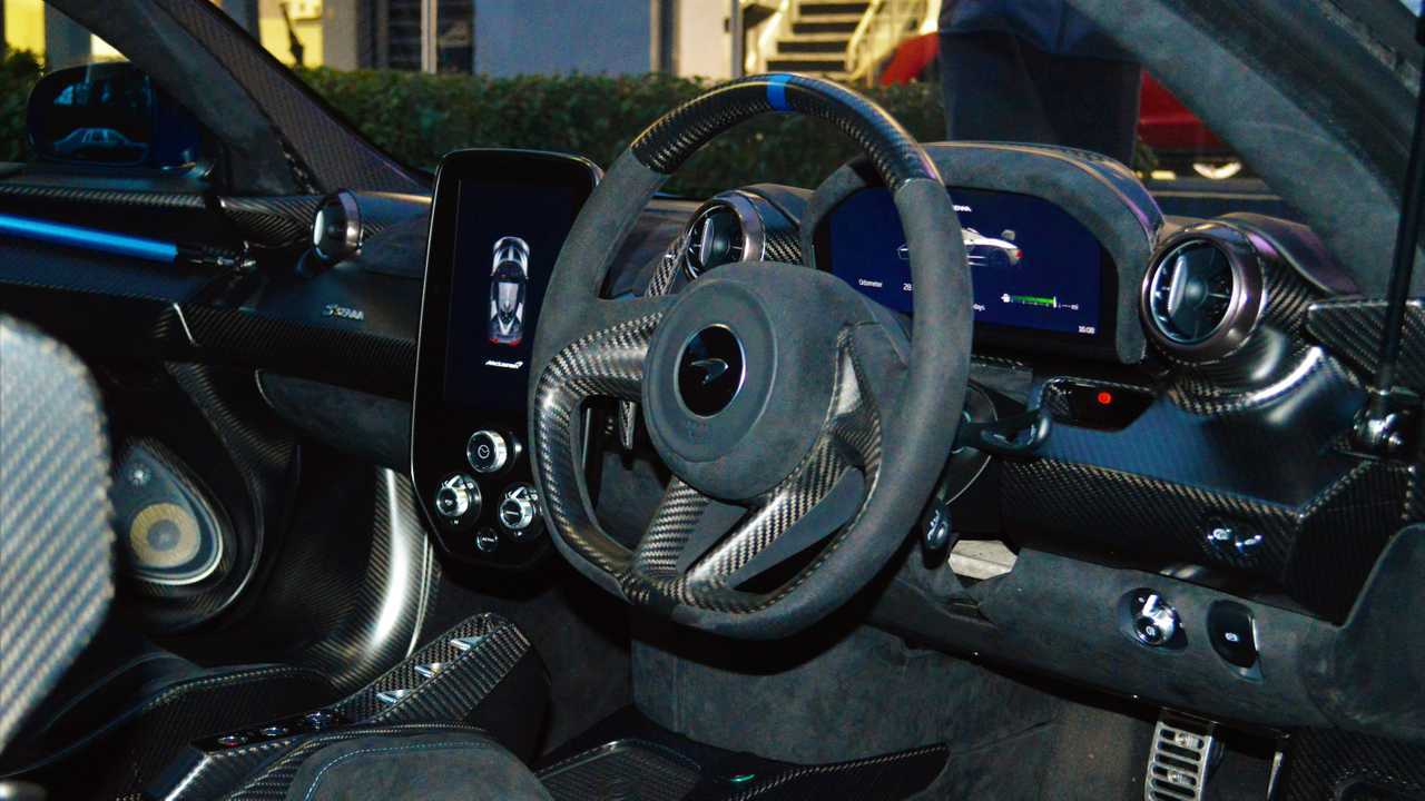 Shmee150's McLaren Senna at McLaren Manchester