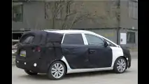 Kia Rondo als Erlkönig