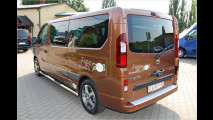 Business-Bus mit Blitz