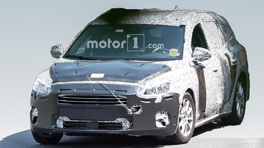 2018 Ford Focus wagon spy photo