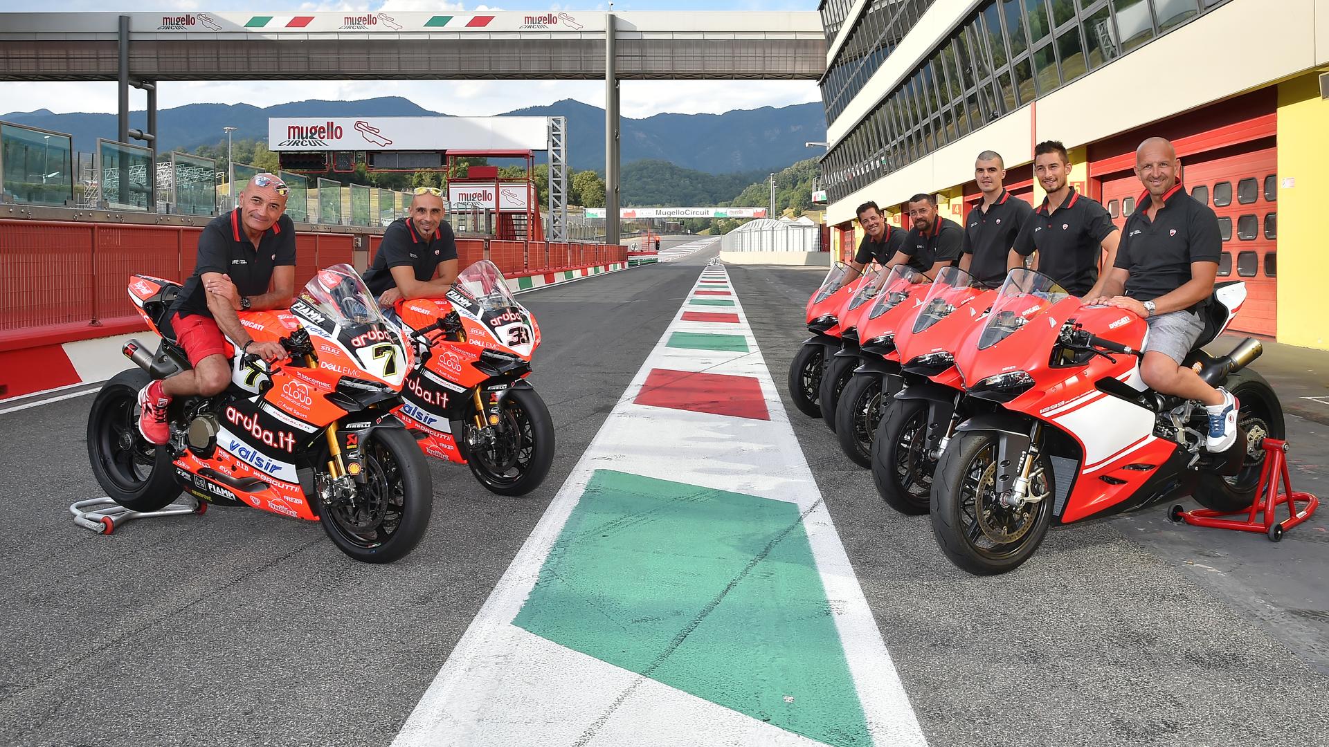 Ducati premia a sus clientes con una prueba de la moto del WorldSBK