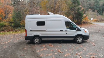 Bir çiftin kendi elleri ile yaptığı karavan sizi şaşkına çevirecek