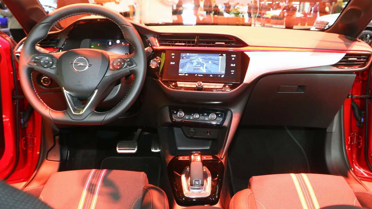 Maxi schermi, cruscotti e infotainment al Salone di Francoforte
