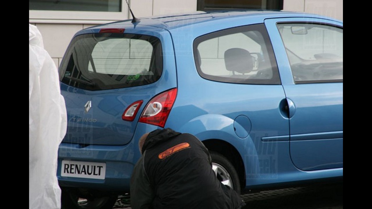 Renault Twingo 2012 é flagrado rodando sem disfarces