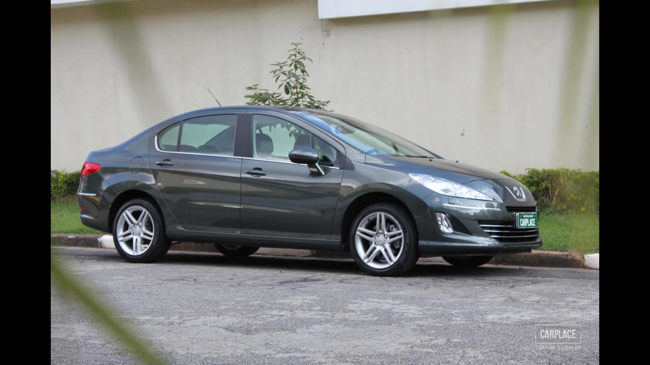 SEDÃS MÉDIOS, resultados de outubro: Civic vence Corolla em disputa apertada e Focus Sedan chega ao top 5
