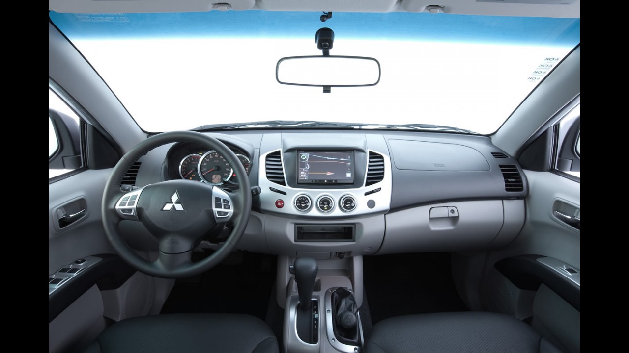 Mitsubishi lança linha 2012 com nova versão L200 Triton XB