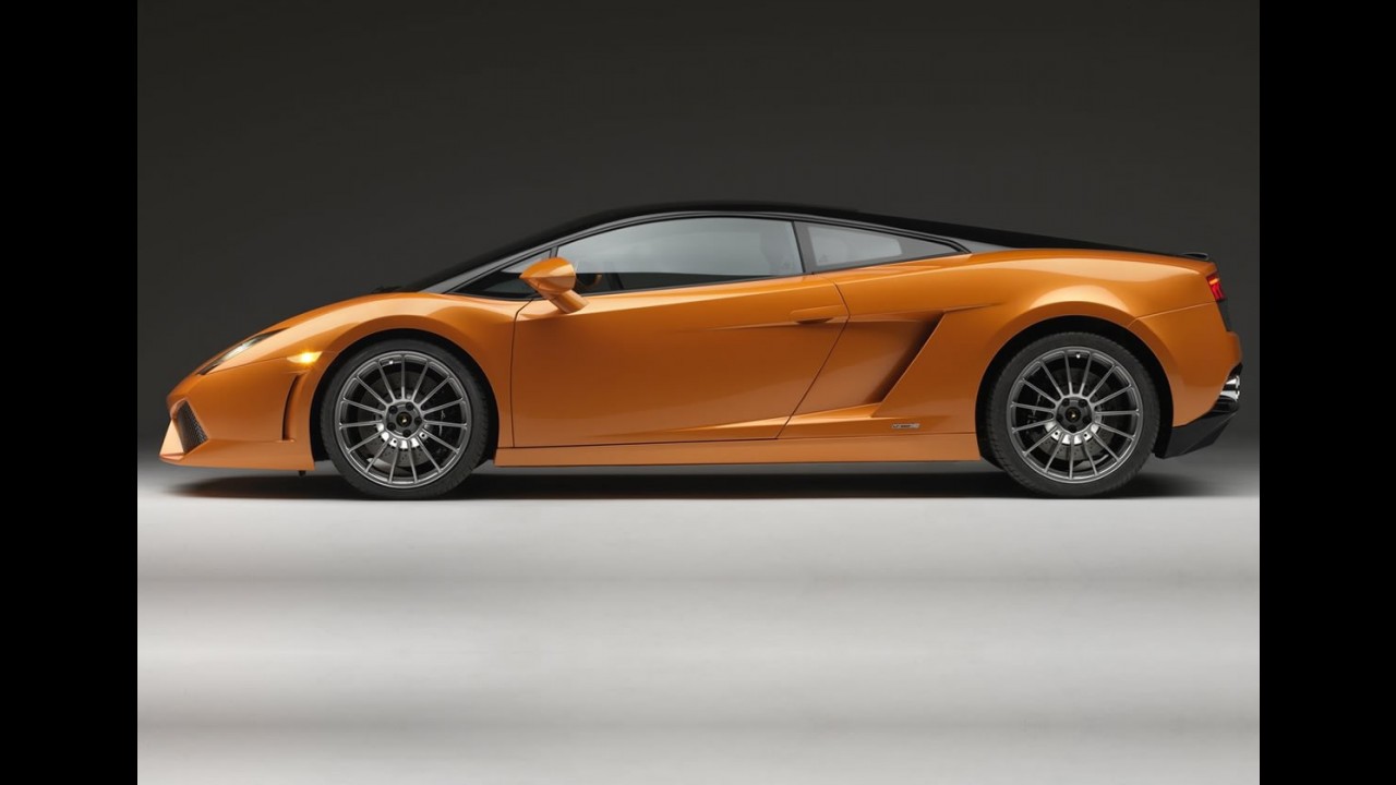 Lamborghini apresenta Gallardo LP560-4 Bicolore 2011 no Salão do Qatar