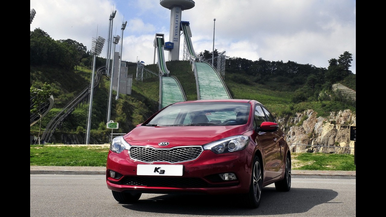 Novo Kia Cerato 2013 tem novas imagens oficiais divulgadas - Veja galeria completa