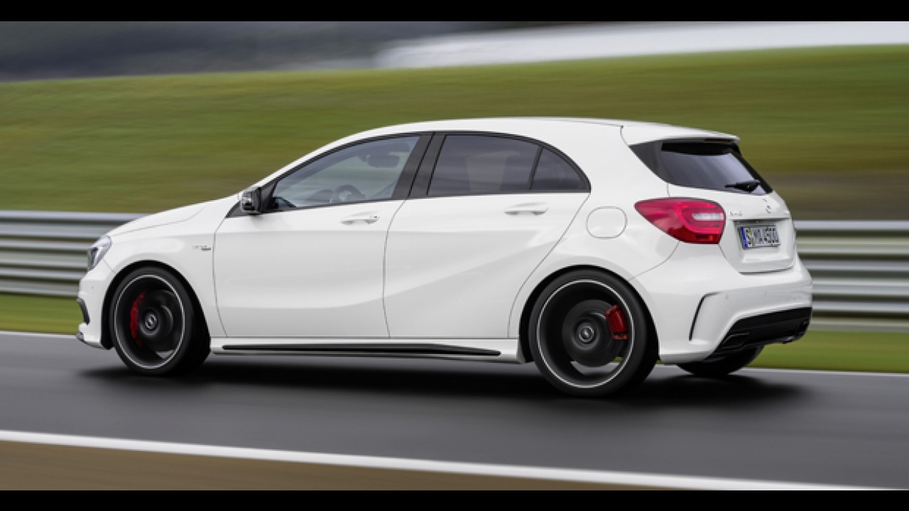 Vídeo: Mercedes-Benz Classe A 45 AMG nas mãos de Lewis Hamilton